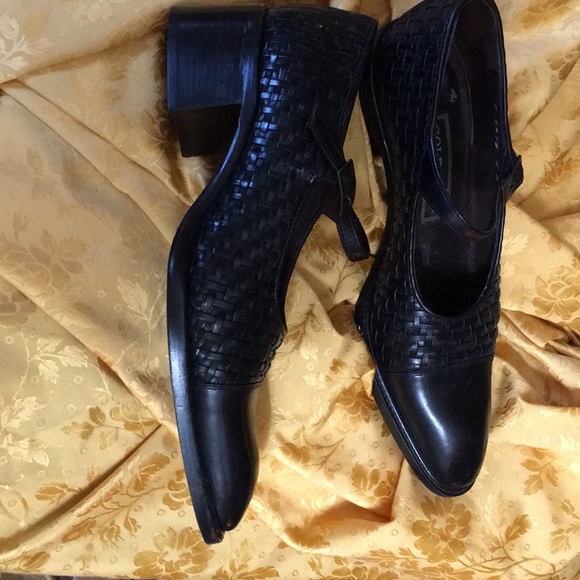 Flats - Picture 2 of 3